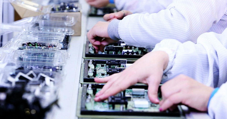 Hvordan reducerer man projektrisici gennem innovative løsninger af PCBA-fabrikker?