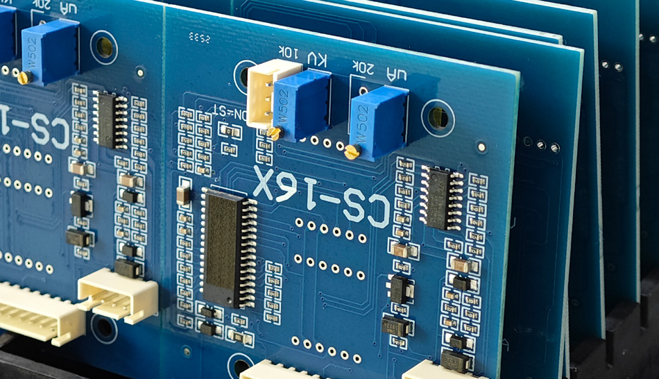 Hvordan påvirker kundeanmeldelser beslutninger om PCBA-fabrikspartnerskaber?